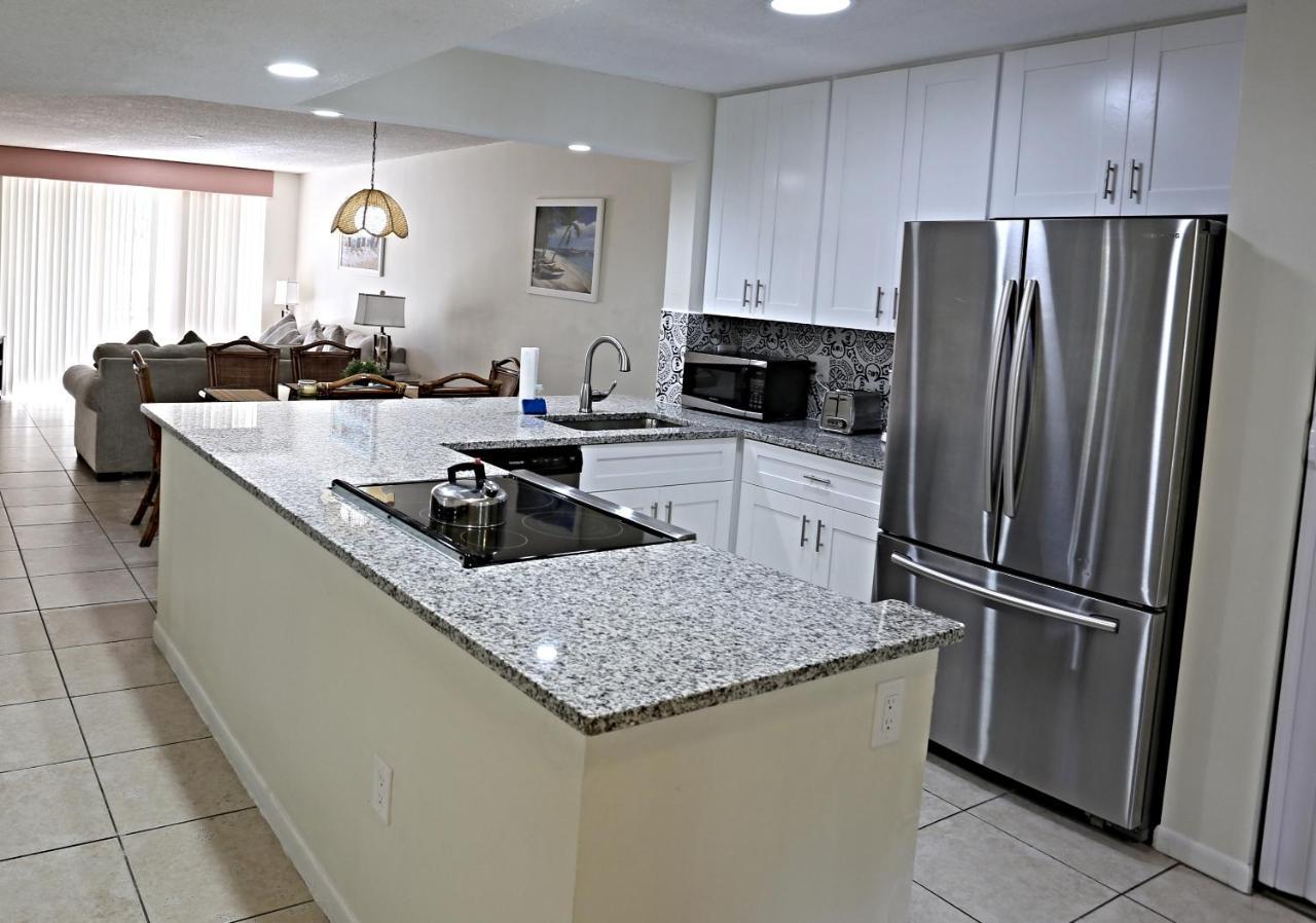4330 Shorewalk Lakeview Condo Close To Img And Beach Μπράντεντον Εξωτερικό φωτογραφία