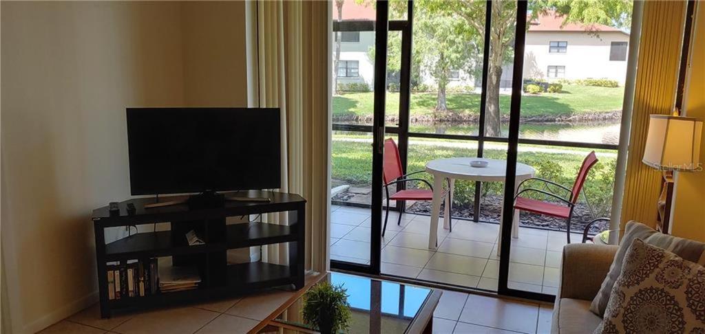 4330 Shorewalk Lakeview Condo Close To Img And Beach Μπράντεντον Εξωτερικό φωτογραφία