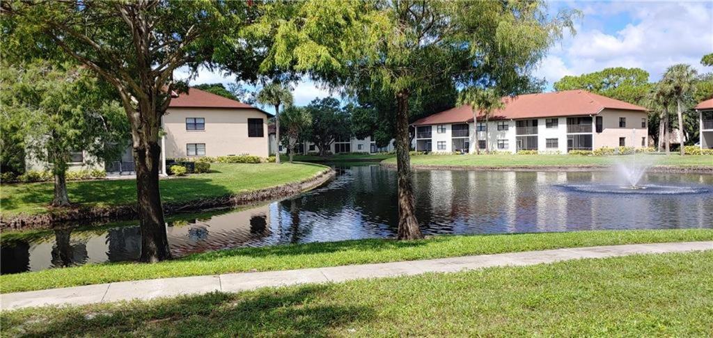 4330 Shorewalk Lakeview Condo Close To Img And Beach Μπράντεντον Εξωτερικό φωτογραφία